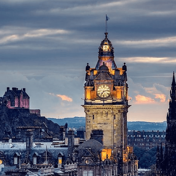 Hollywood Sign Small Group Tour in Luxury Van